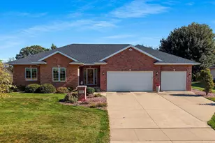 2087 Swanstone Cir, De Pere, WI 54115 - Photo 2