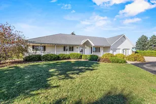 W1878 Hillside Dr, Pulaski, WI 54162 - Photo 8