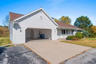 3910 Monroe Rd, De Pere, WI 54115 - Photo 38