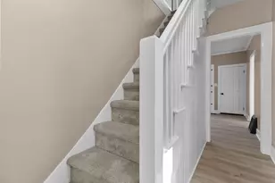 110 W 17th Ave, Oshkosh, WI 54902 - Photo 6