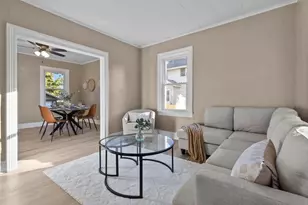 110 W 17th Ave, Oshkosh, WI 54902 - Photo 8