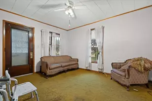 1825 Minnesota St, Oshkosh, WI 54902 - Photo 2