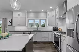 2053 W Sugar Ct, Appleton, WI 54913 - Photo 8