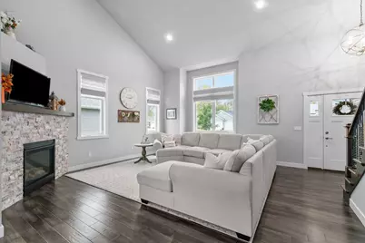 2053 W Sugar Court, Appleton, WI 54913 - Photo 4