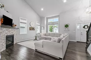 2053 W Sugar Ct, Appleton, WI 54913 - Photo 4