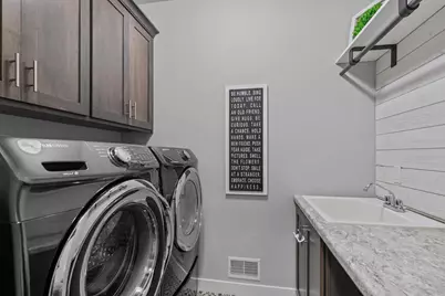 2053 W Sugar Court, Appleton, WI 54913 - Photo 16