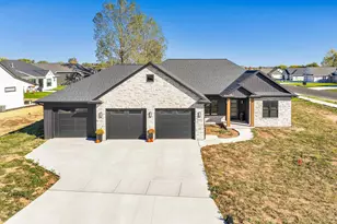 3629 W Hank Ave, De Pere, WI 54115 - Photo 2