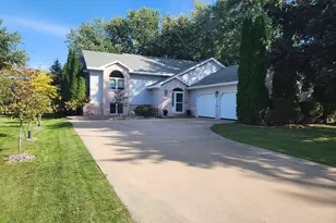 4500 Cedar View Dr, Oshkosh, WI 54901 - Photo 1