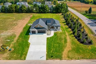 4104 Blackberry Ridge Dr, Oneida, WI 54155 - Photo 2