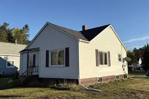 1717 23rd Ave, Menominee, MI 49858 - Photo 2