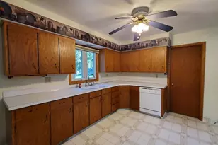 N4574 Broadway St, New London, WI 54961 - Photo 18