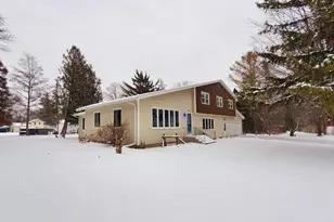 N4574 Broadway St, New London, WI 54961 - Photo 2