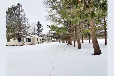 N4574 Broadway Street, New London, WI 54961 - Photo 4