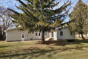 N4574 Broadway St, New London, WI 54961 - Photo 4