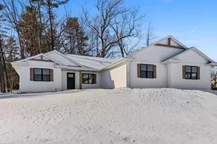 1093 Stordeur Dr, Green Bay, WI 54313 - Photo 4