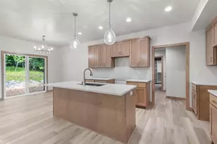 1093 Stordeur Dr, Green Bay, WI 54313 - Photo 24