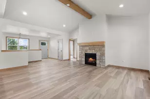 1093 Stordeur Dr, Green Bay, WI 54313 - Photo 16