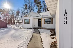 1093 Stordeur Dr, Green Bay, WI 54313 - Photo 8