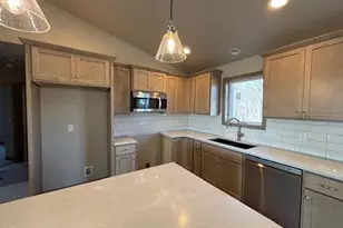 1302 W Thorn Crk Dr, Hilbert, WI 54129 - Photo 2