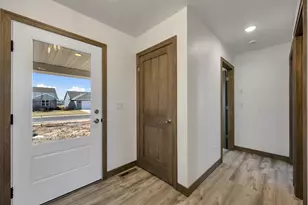 115 Theunis Dr, Wrightstown, WI 54180 - Photo 4