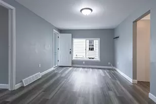 644 Ceape Ave, Oshkosh, WI 54901 - Photo 8