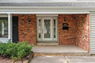 1909 N Nicholas St, Appleton, WI 54914 - Photo 2