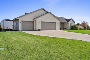 708 Lowell Rd, Luxemburg, WI 54217 - Photo 10