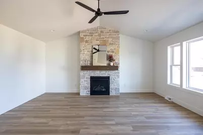 1622 Sage Crossing, Oshkosh, WI 54904 - Photo 4