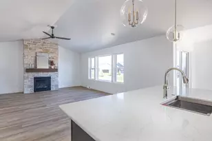 1622 Sage Xing, Oshkosh, WI 54904 - Photo 6