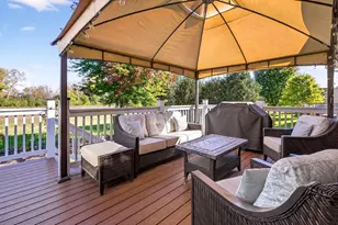 1516 Kingswood Dr, Neenah, WI 54956 - Photo 12