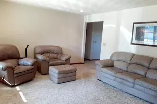 N3992 Shamrock Cir, Appleton, WI 54913 - Photo 6