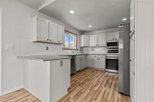 N308 Eastowne Ct, Appleton, WI 54915 - Photo 12