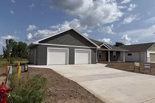1927 Huffcutt Ln, Waupaca, WI 54981 - Photo 2