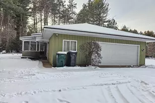 N2071 Mary Jane Cir, Waupaca, WI 54981 - Photo 2
