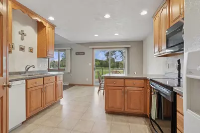 498 Ridgeway Court, Brillion, WI 54110 - Photo 2