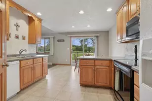 498 Ridgeway Ct, Brillion, WI 54110 - Photo 2