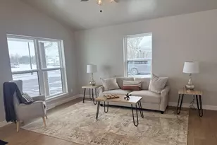 W5311 E Pioneer Rd, Fond du Lac, WI 54935 - Photo 8