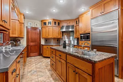 2133 Palmer Court, Green Bay, WI 54311 - Photo 12