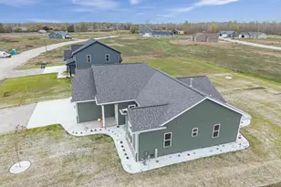 N8034 Oakwood Dr, Sherwood, WI 54169 - Photo 28