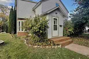 113 E Liberty St, Berlin, WI 54923 - Photo 2