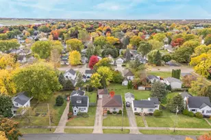 1819 Hubbard St, Oshkosh, WI 54902 - Photo 2