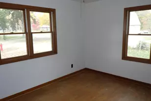 136 Garfield Ave, Clintonville, WI 54929 - Photo 10