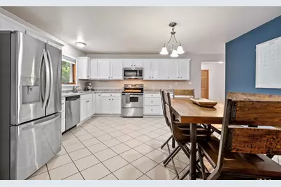 1056 St Paul Street, Green Bay, WI 54304 - Photo 10