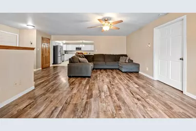 1056 St Paul Street, Green Bay, WI 54304 - Photo 12