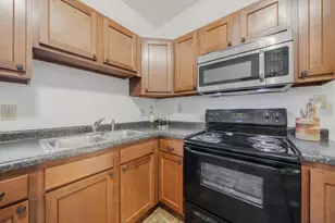 1514 Elmwood Ave, Oshkosh, WI 54901 - Photo 6