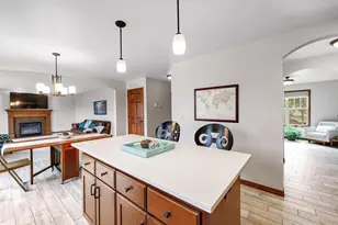 316 Albert Way, Appleton, WI 54915 - Photo 6