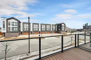 1077 Brookwood Dr, Green Bay, WI 54304 - Photo 14