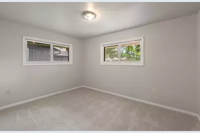 5404 N Bethmaur Lane, Milwaukee, WI 53209 - Photo 20