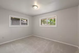 5404 N Bethmaur Ln, Milwaukee, WI 53209 - Photo 20