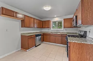 5404 N Bethmaur Ln, Milwaukee, WI 53209 - Photo 4